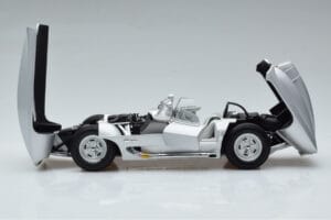 Chevrolet Corvette C1 Stingray Concept AUTOart 1:18 71000 Métal Moulé — image 4 sur 8