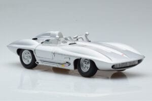 Chevrolet Corvette C1 Stingray Concept AUTOart 1:18 71000 Métal Moulé — image 6 sur 8