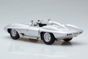 Chevrolet Corvette C1 Stingray Concept AUTOart 1:18 71000 Métal Moulé — image 7 sur 8