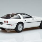 Chevrolet Corvette C4 Blanc AUTOart 1:18 71243 Métal Moulé - image 3 of 8