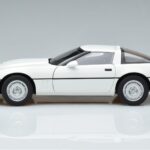 Chevrolet Corvette C4 Blanc AUTOart 1:18 71243 Métal Moulé - image 5 of 8
