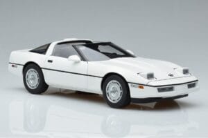 Chevrolet Corvette C4 Blanc AUTOart 1:18 71243 Métal Moulé — image 6 sur 8