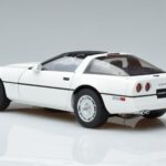Chevrolet Corvette C4 Blanc AUTOart 1:18 71243 Métal Moulé - image 7 of 8