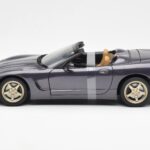 Chevrolet Corvette C5 Cabriolet Violet Nacré Métallique UT Models 1:18 - image 3 of 6