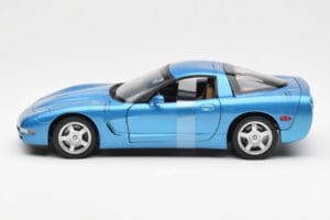 Chevrolet Corvette C5 Bleu Métallique UT Models 1:18 21004 Métal Moulé — image 3 sur 6