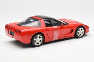 Chevrolet Corvette C5 Hardtop Rouge UT Models 1:18 21041 Métal Moulé — image 2 sur 6