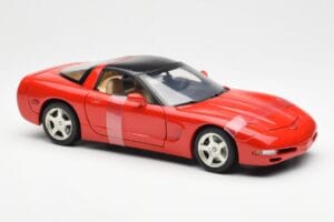Chevrolet Corvette C5 Hardtop Rouge UT Models 1:18 21041 Métal Moulé — image 4 sur 6