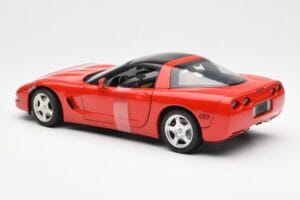 Chevrolet Corvette C5 Hardtop Rouge UT Models 1:18 21041 Métal Moulé — image 5 sur 6