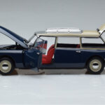 Citroen ID 19 Break Orient Bleu Norev 1:18 - image 4 of 9