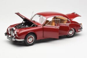 Daimler 250 V8 Rouge Paragon 1:18 PA-98312 Métal Moulé — image 2 sur 8