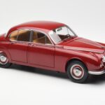 Daimler 250 V8 Rouge Paragon 1:18 PA-98312 - image 6 of 8