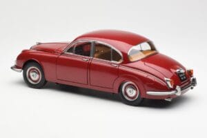 Daimler 250 V8 Rouge Paragon 1:18 PA-98312 Métal Moulé — image 7 sur 8