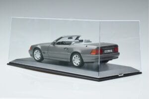 Vitrine MCG 1:18 MCG99115 Métal Moulé — image 9 sur 11