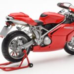 Ducati 999 Rouge Minichamps 1:12 - image 3 of 4