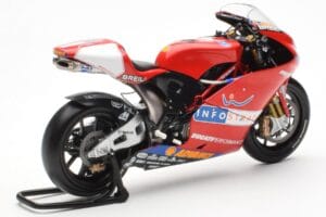 Ducati Desmosedici MotoGP Prova 2002 Minichamps 1:12 122020099 Métal Moulé — image 3 sur 4