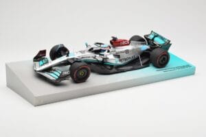 Mercedes AMG Petronas W13 E Performance #63 G. Russell Brazilian GP 1st Win 2022 Minichamps 1:18 113222163 Résine — image 2 sur 4