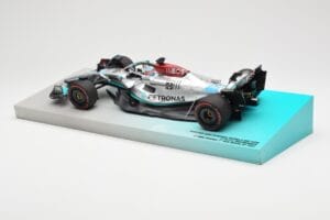 Mercedes AMG Petronas W13 E Performance #63 G. Russell Brazilian GP 1st Win 2022 Minichamps 1:18 113222163 Résine — image 3 sur 4