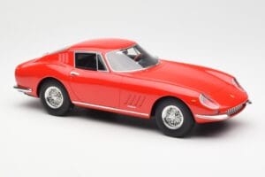 Ferrari 275 GTB Rouge CMR 1:18 CMR033 Métal Moulé — image 4 sur 6