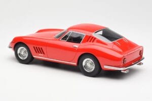 Ferrari 275 GTB Rouge CMR 1:18 CMR033 Métal Moulé — image 5 sur 6
