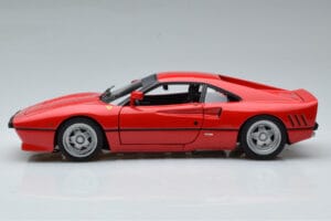 Ferrari 288 GTO Rouge Hot Wheels 1:18 J8248-0510 Métal Moulé — image 4 sur 10