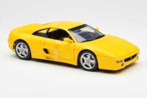 Ferrari F355 Berlinetta Jaune UT Models 1:18 180074021 Métal Moulé — image 4 sur 6