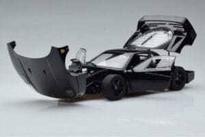 Ferrari F40 Lightweight Noir Kyosho 1:18 08412BK Métal Moulé — image 9 sur 12