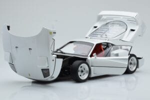 Ferrari F40 Blanc Nacré Kyosho 1:18 08416PW-G Métal Moulé — image 2 sur 8