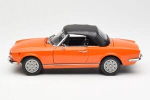 Fiat 124 BS Orange Sun Star 1:18 4906 Métal Moulé — image 4 sur 8