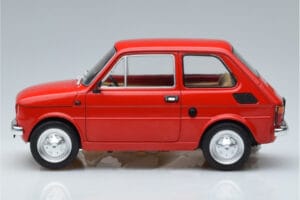 Fiat 126 Rouge MCG 1:18 MCG18323 Métal Moulé — image 3 sur 6