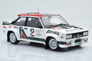 Fiat 131 Abarth Alitalia #2 W. Röhrl / C. Geistdörfer Rally Monte Carlo 1978 Kyosho 1:18 08376G Métal Moulé — image 6 sur 10