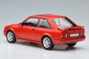 Ford Escort Mk4 RS Turbo S Rouge MCG 1:18 MCG18273 Métal Moulé — image 5 sur 6