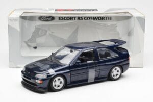 Ford Escort RS Cosworth Bleu Metallic UT Models 1:18 180082101-R1 Métal Moulé — image 2 sur 6