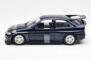 Ford Escort RS Cosworth Bleu Metallic UT Models 1:18 180082101-R1 Métal Moulé — image 3 sur 6