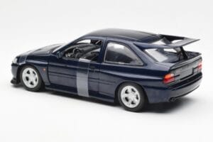 Ford Escort RS Cosworth Bleu Metallic UT Models 1:18 180082101-R1 Métal Moulé — image 4 sur 6