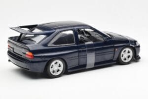 Ford Escort RS Cosworth Bleu Metallic UT Models 1:18 180082101-R1 Métal Moulé — image 5 sur 6