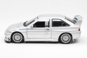Ford Escort RS Cosworth Version Route Argent UT Models 1:18 22706 Métal Moulé — image 3 sur 6