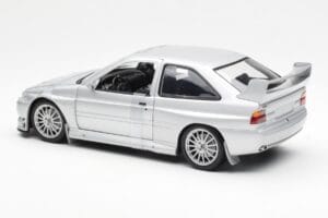 Ford Escort RS Cosworth Version Route Argent UT Models 1:18 22706 Métal Moulé — image 4 sur 6