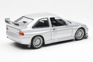 Ford Escort RS Cosworth Version Route Argent UT Models 1:18 22706 Métal Moulé — image 5 sur 6