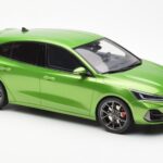 Ford Focus Mk5 ST Phase 2 Mean Vert Otto 1:18 OT450 - image 4 of 6