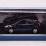 Ford Fusion Bleu Minichamps 1:43 - image 4 of 4