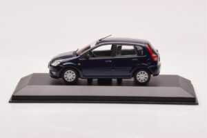 Ford Fusion Bleu Minichamps 1:43