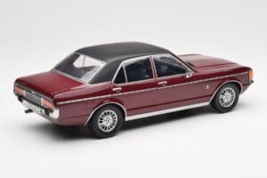 Ford Granada Mk1 Rouge Foncé Métallisé Noir Mat MCG 1:18 MCG18393 Métal Moulé — image 2 sur 6