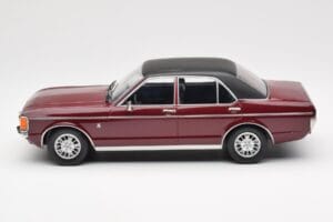 Ford Granada Mk1 Rouge Foncé Métallisé Noir Mat MCG 1:18 MCG18393 Métal Moulé — image 3 sur 6