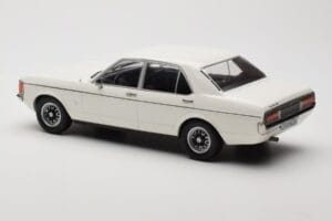 Ford Granada Mk1 Blanc MCG 1:18 MCG18395 Métal Moulé — image 5 sur 6