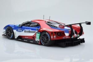 Ford GT Chip Ganassi Racing UK #67 M. Franchitti / A. Priaulx / H. Tincknell 24 Hours of Le Mans 2016 Minichamps 1:18 1551686 — image 5 sur 6