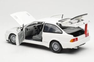 Ford Sierra RS RHD Blanc Minichamps 1:18 150084070 Métal Moulé — image 5 sur 8
