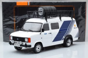 Ford Transit Mk2 Van Team Ford Rally Assistance IXO 1:18 18RMC058XE Métal Moulé — image 6 sur 6