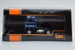 Freightliner COE Bleu Blanc IXO 1:43 TR111 Métal Moulé — image 4 sur 4