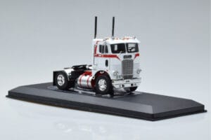 Freightliner COE Blanc IXO 1:43 TR128 Métal Moulé — image 4 sur 6