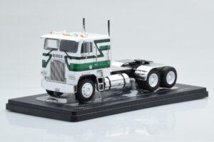 Freightliner FLA Blanc Vert IXO 1:43